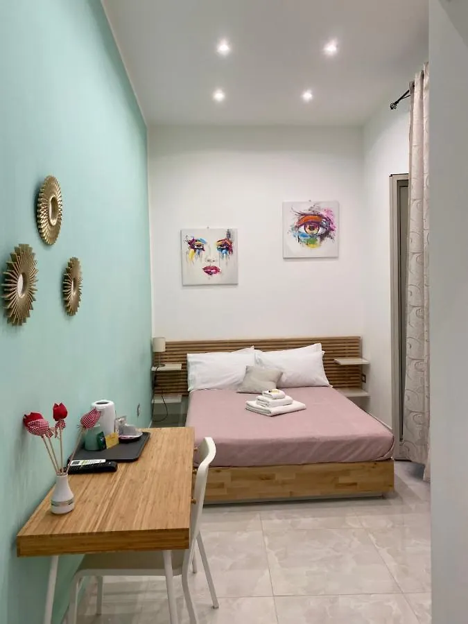 ** Konukevi Il Vicoletto Otel Napoli İtalya